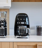 Smeg Macchina da Caffè filtro 50’s Style, nero lucido – DCF02BLEU - immagine 6